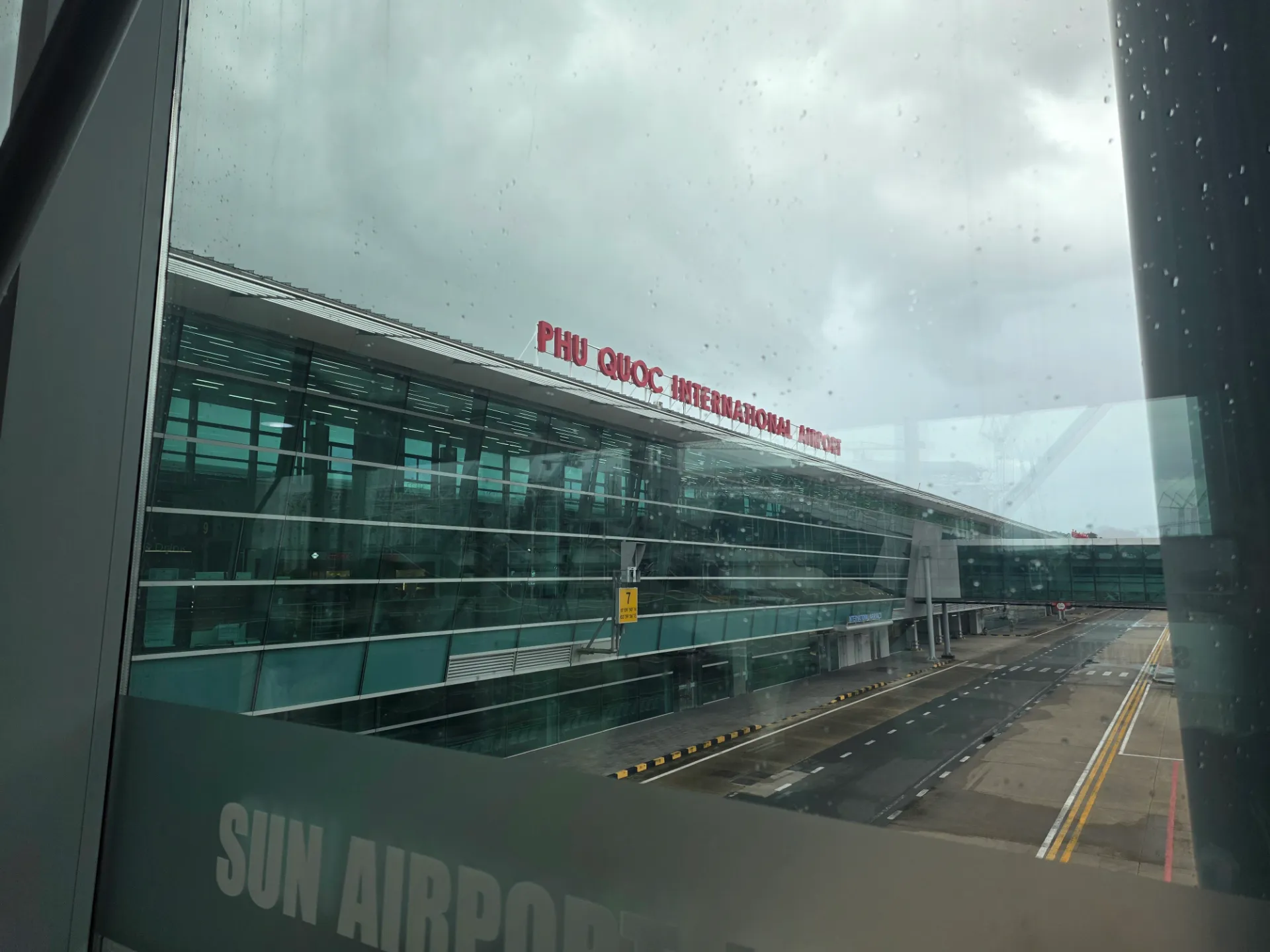 푸꾸옥 [푸꾸옥고스트] 공항 VIP 패스트트랙 (입국/출국 단독 의전 서비스)