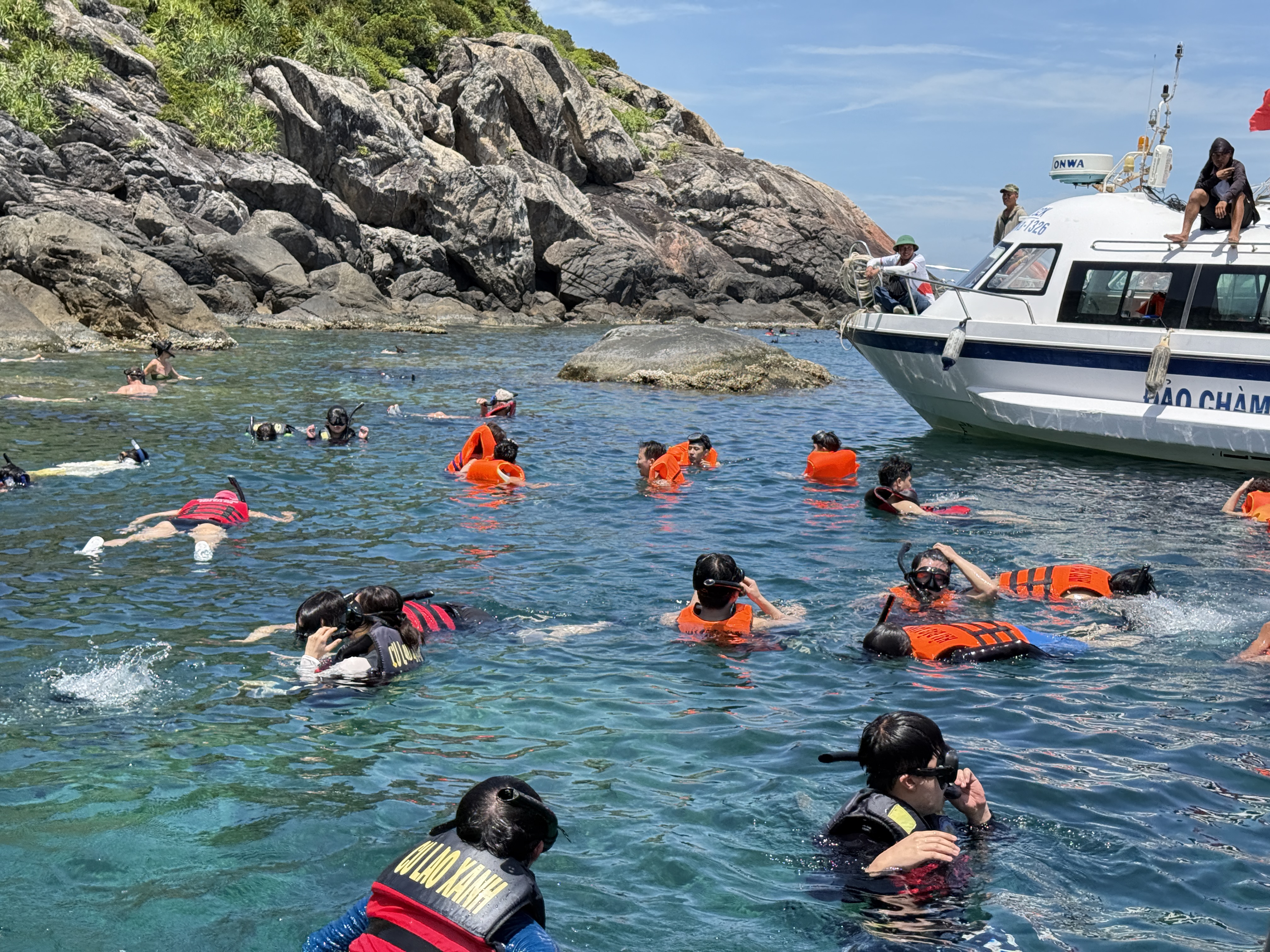 다낭 참섬 해적호핑 & 호이안 올데이 투어 (Cham Island Hopping Tour & Hoi An All-Day Tour)  이미지 7