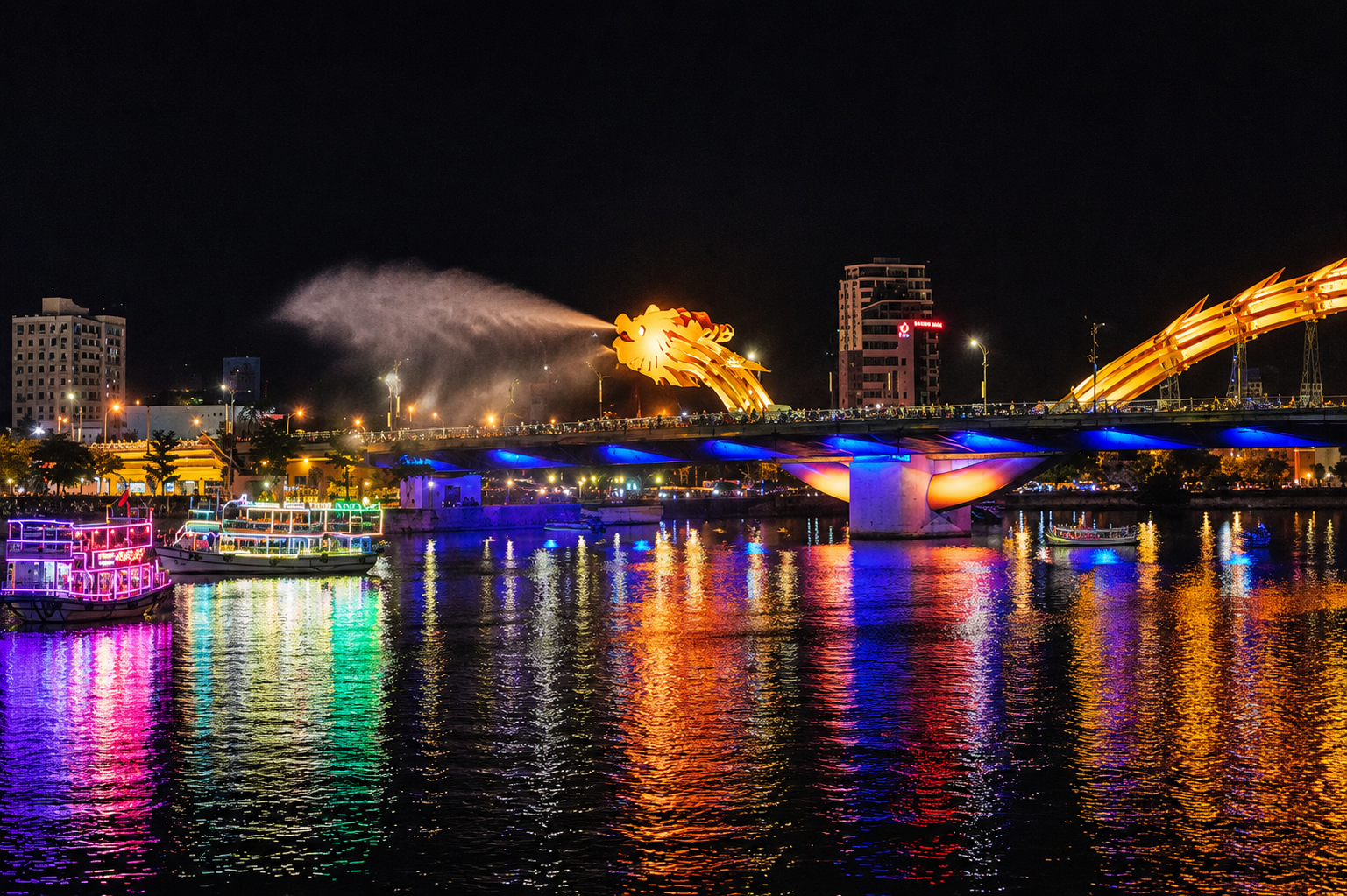 다낭 야경 요트 투어 (Danang River Night Yacht Tour) 이미지 4