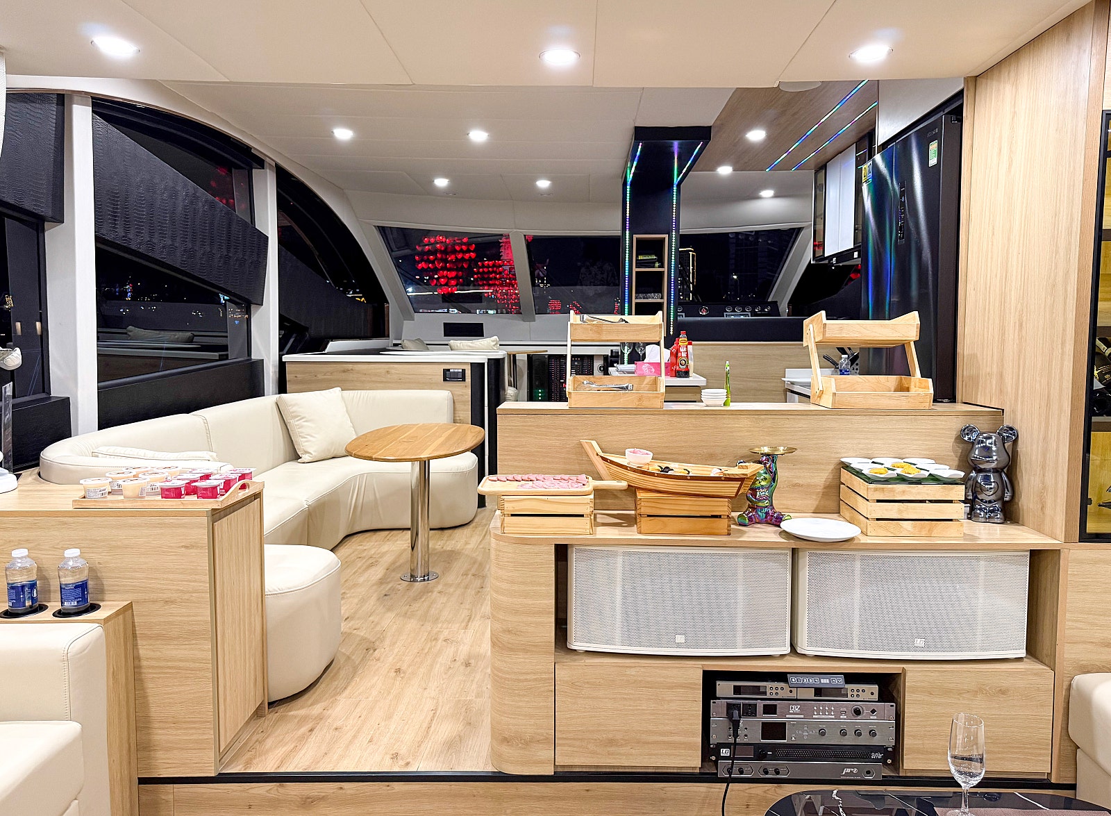 다낭 야경 요트 투어 (Danang River Night Yacht Tour) 이미지 6