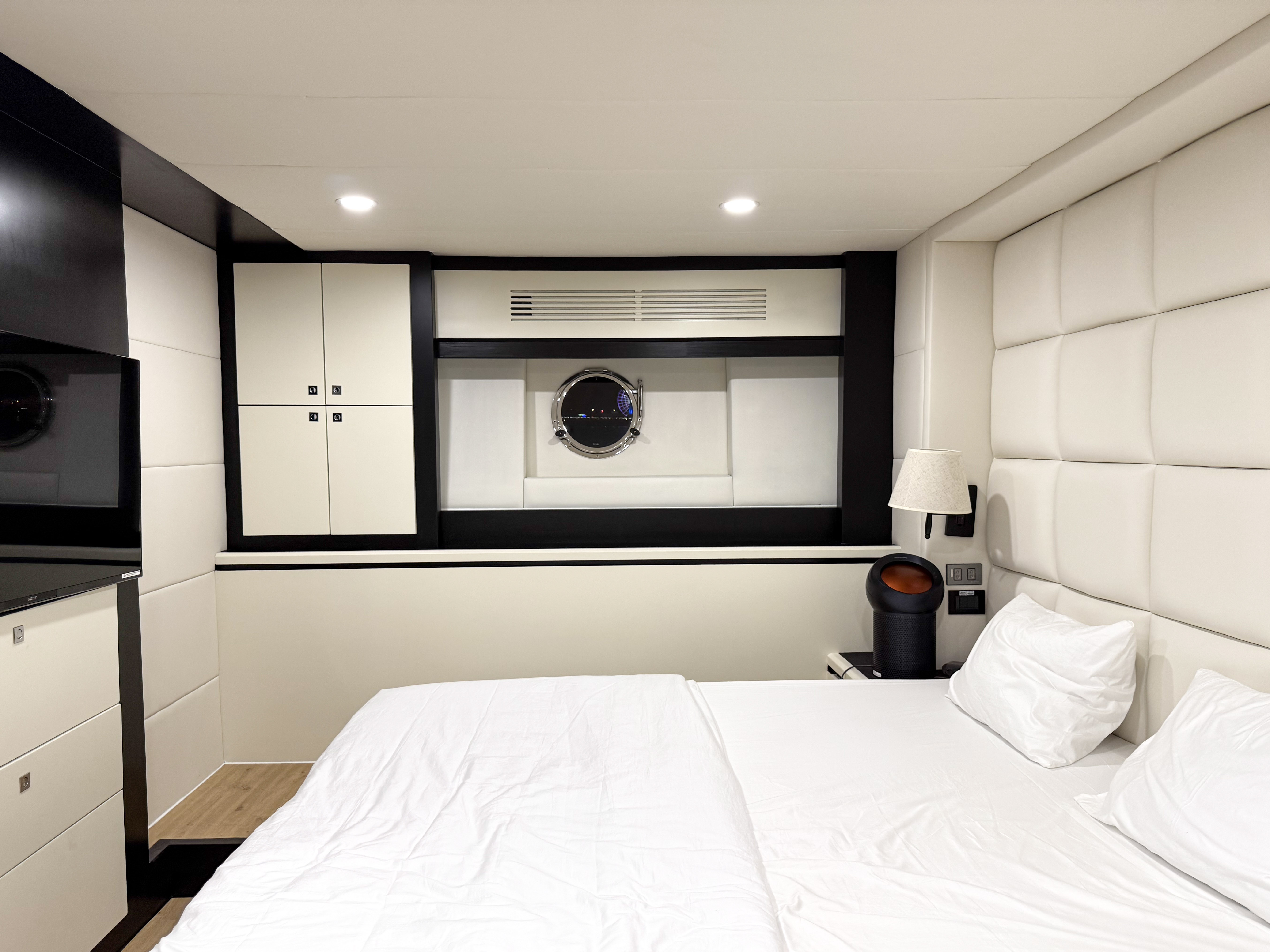 다낭 야경 요트 투어 (Danang River Night Yacht Tour) 이미지 9