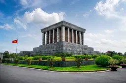 호치민 묘소 & 못꼿 사원